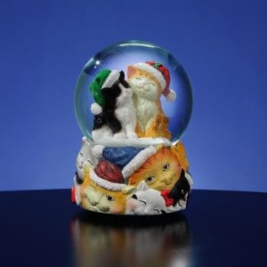 Christmas Cat Snow Globe